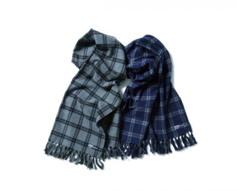 SOPHNET. THERMOLITE FLANNEL CHECK STOLE