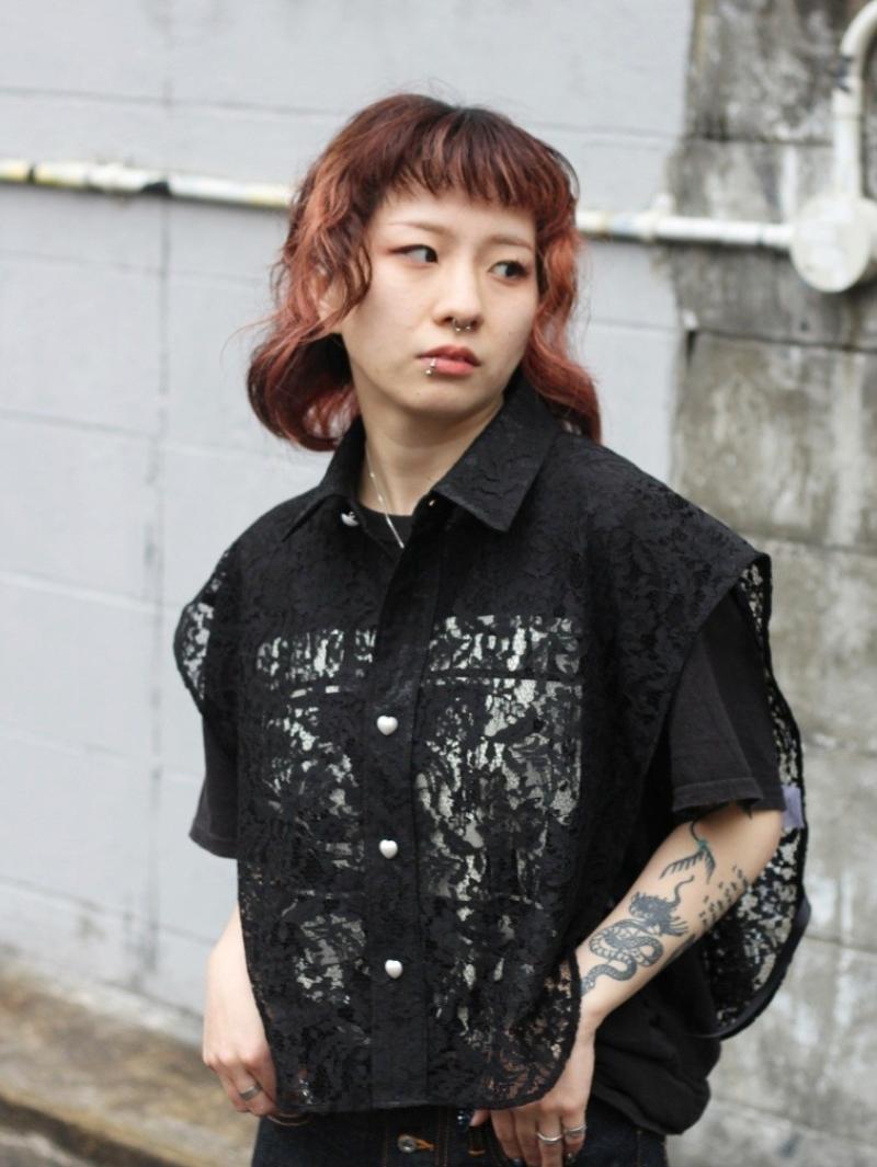 el conductorH() SLEEVELESS CROPPED FLOWER LACE SHIRT PD24SS01! 