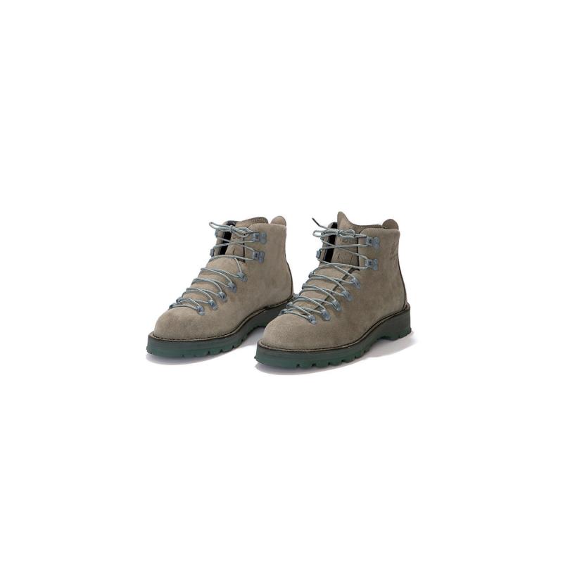 Cloud9 Official Online Store  hobo Mountain Light Boots by DANNER