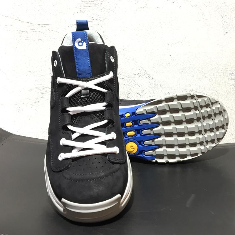  GRAVIS / RIVAL 