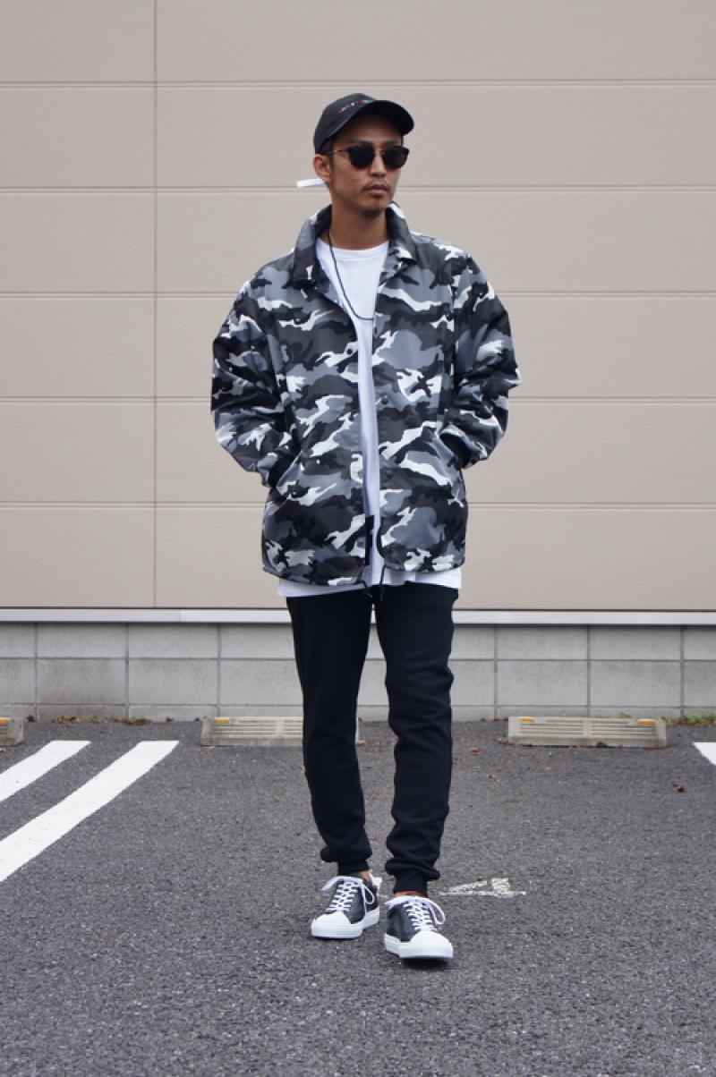  This is "UE" Street Style.