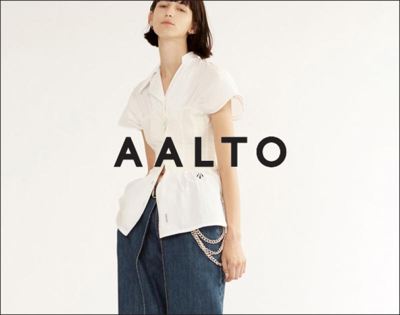 AALTO / ƥ "CROPPED JEANS WITH PLEATS" and more