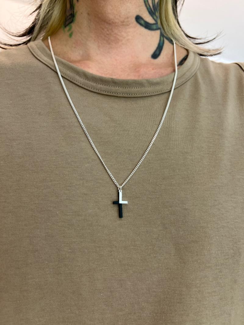 LAD MUSICIAN / CROSS NECKLACE 