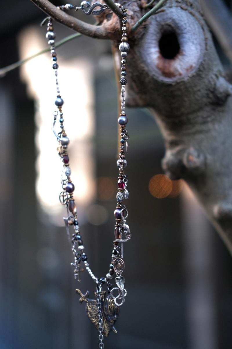 ��gunda ���������꡼�� [L'Arc��en��Ciel hyde������] ¿��¿�ͤʥǥ�����Υȥåפ�̵���˼���դ���줿�ͥå��쥹����륯���󥷥���Υϥ��ɤ��󤬰��Ѥ���Ƥޤ���