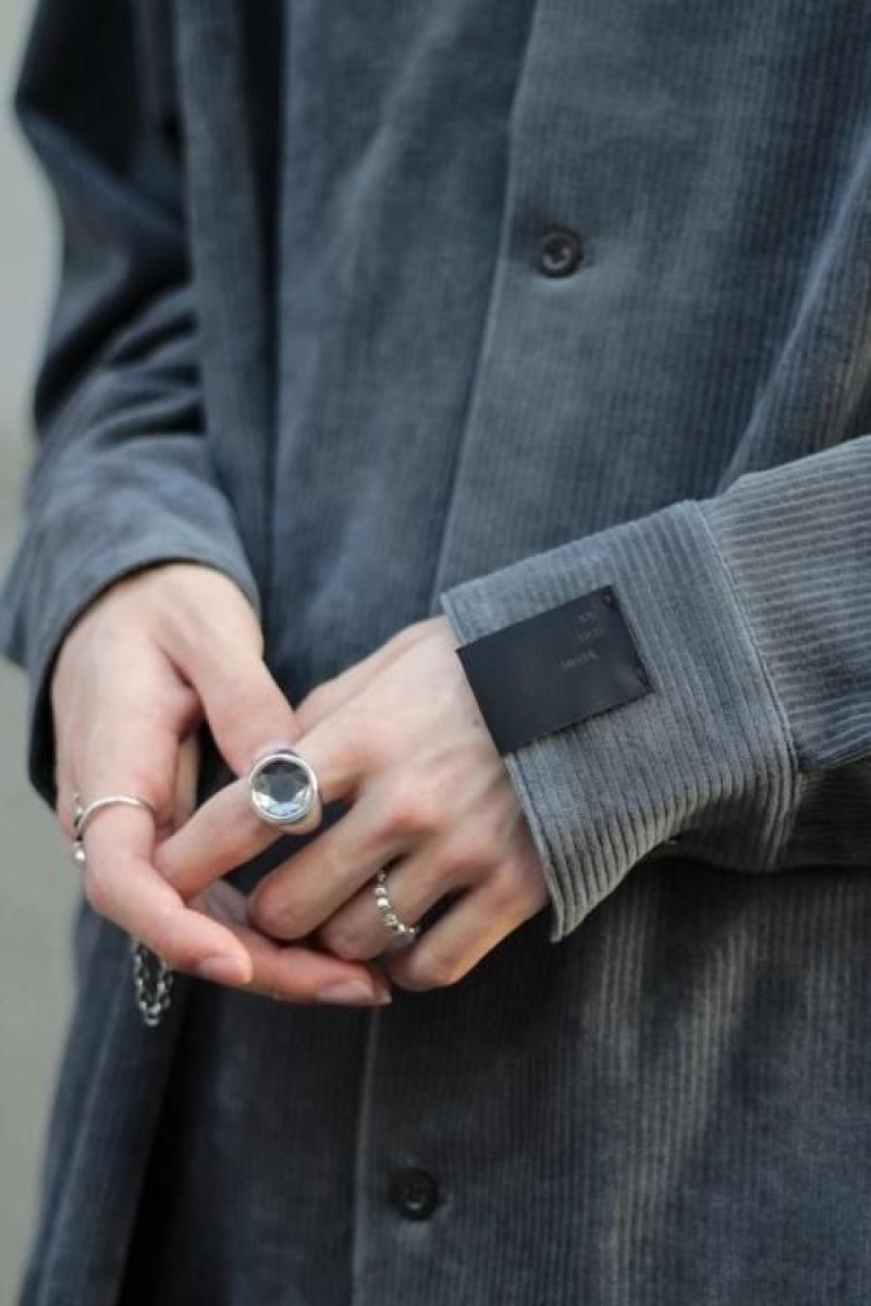 �����ꥹ�Ǥϡ��ʰ̤ξ�ħ�פȤ����Τ��鰦����Ƥ��륢�������꡼�֥����ͥåȥ�󥰡ס� ������ή�����Υ��륨�åȤ����٤ʥ��åƥ��󥰤��ܤ��졢�˽������失�䤹���ǥ�����Ǥ���  NARRATIVE PLATOON / �ʥ�ƥ��֥ץ�ȥ�����