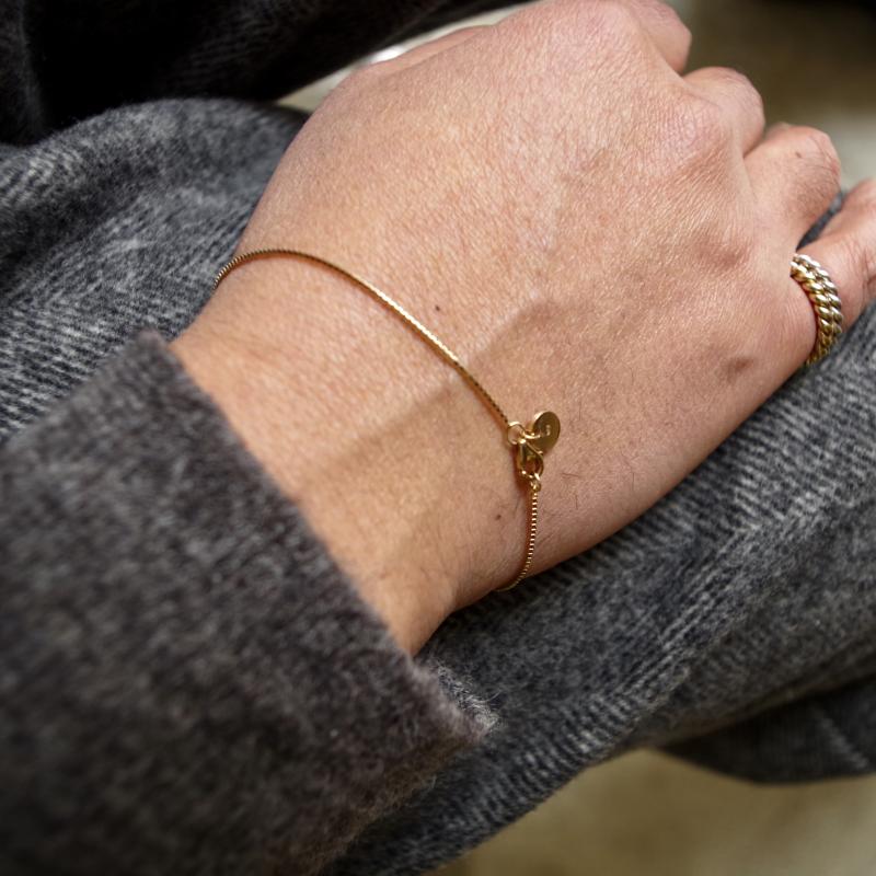 E R A. TWNKL BRACELET 10K