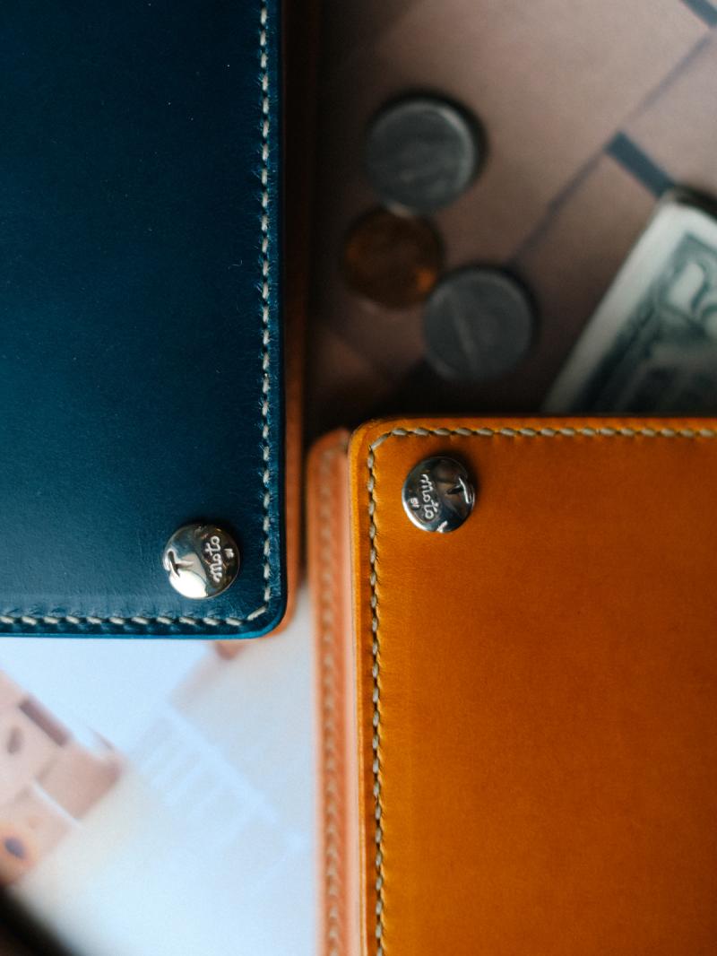 ��MOTO:W2D Hand_Dyed Middle Wallet��
