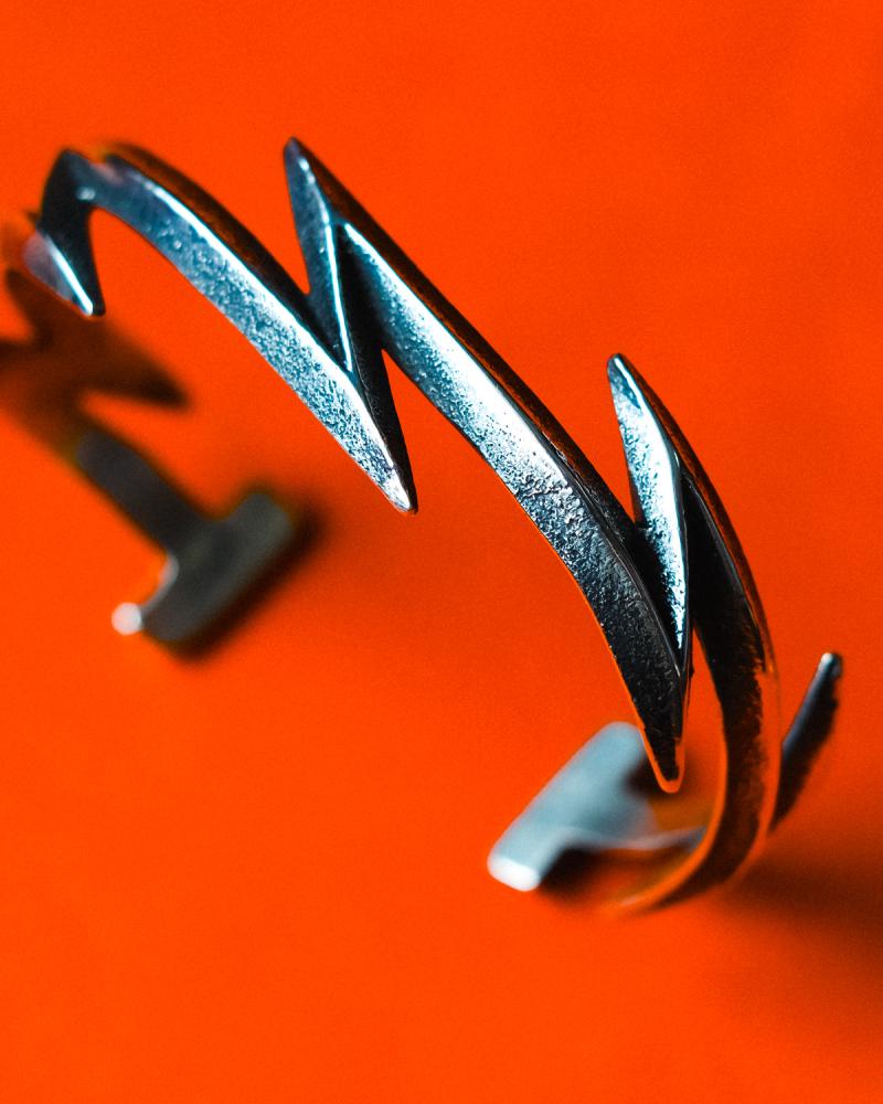 ��Aaron Anderson:Lightning Jewelry��