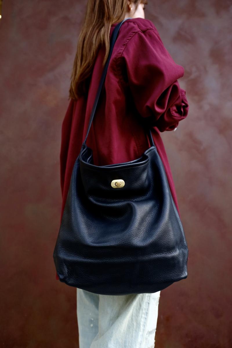 Hender Scheme ��������������� �Хå� twist shoulder large(zw-b-tsb)black��6��13��(��)ȯ��! 