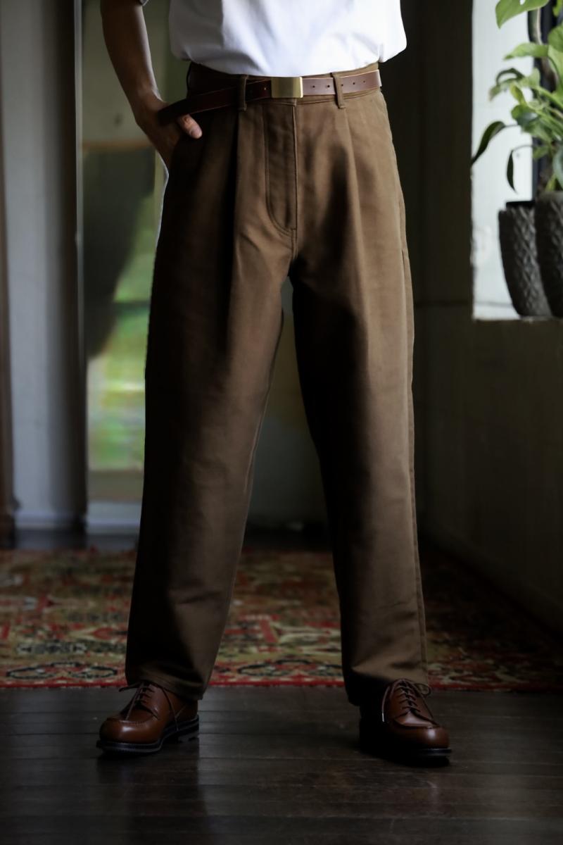 Graphpaper ����եڡ��ѡ� Cotton Double Serge Two Tuck Tapered Pants(GM263-40451)BROWN 